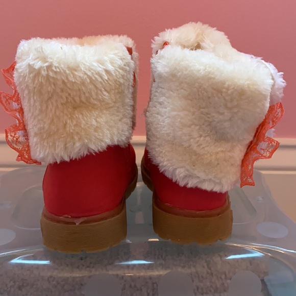 Red Boots - Picture 4 of 5